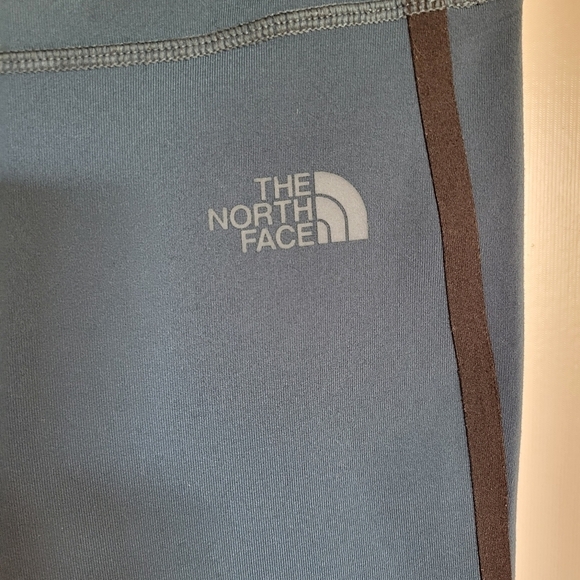 The North Face Women's Teal Cropped Athletic Pull-on Capri Leggings Size Medium - Picture 3 of 5
